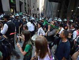 Wall Street eylemcileri yine sahnede