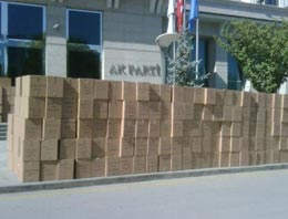 AK Parti binası önünde garip görüntü!