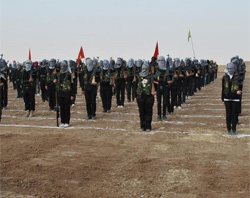 Türkiye-Suriye sınırında Kürt ordusu