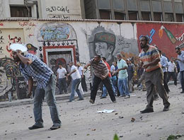 Mısır'da kanlı gösteri:110 yaralı