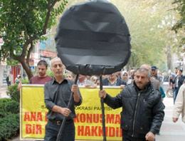 AK Parti İl Başkanlığı'na siyah çelenk!