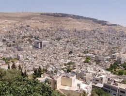 Yahudiler Nablus'ta cami yaktı