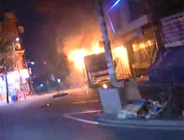 Diyarbakır'da servis aracını yaktılar