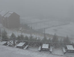 Kartepe'ye yılın ilk karı yağdı