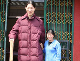 Dünya'nın en uzun kadını öldü