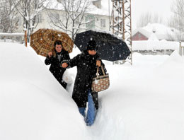 Türkiye'de kar hayatı felç etti