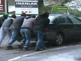 Ve İstanbul'da kar başladı