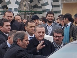 Başbakan namazını Aksa Camii'nde kıldı