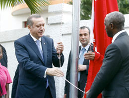 Erdoğan Türk bayrağını göndere çekti!