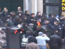 PKK yandaşları Paris'te polisle tartıştı
