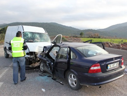 Balıkesir'de katliam gibi trafik kazası