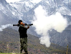 PKKdan askere taciz ateşi