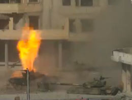 Esad'ın tankını öyle bir vurdular ki
