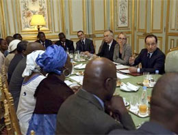 Fransız liderden Mali'ye sürpriz ziyaret
