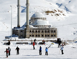 Kayak merkezine 1200 kişilik cami