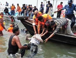 Bangladeş'te feribot faciası