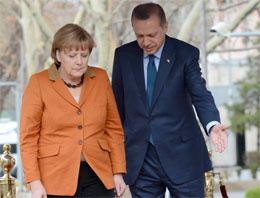 Alman basını Merkel yüz vermedi yazdı