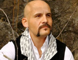 Atalay Demirci artist oluyor