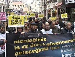 Sağlık çalışanları Taksim'e yürüdü