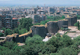 Diyarbakır'da okul tuvaletinde patlama