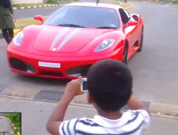 9 yaşındaki çocuk Ferrari kullanırsa