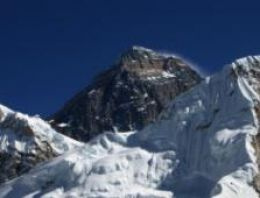 Everest'te dağcılarla rehberler arasında kavga