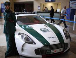 Dubai polisinin garajı otomobil galerisi