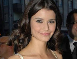 Beren Saat'e sinema teklifi