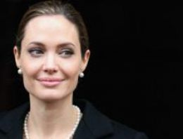 Angeline Jolie siyasete giriyor