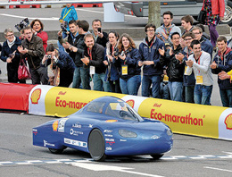 1 Litre yakıt ile 2.980 km!