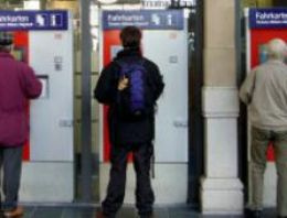 Almanya'da hırsızlar otomatik bilet makinelerini patlatıyor