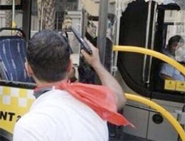 Taksim'deki bu silahlı eylemci kim?