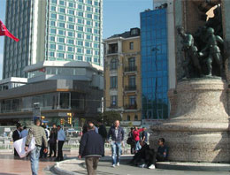 Taksim'de tek kişilik eylem