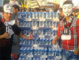 Gezi eylemcilerine bu biraları kim dağıttı?