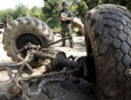 Tayland'da bombalı saldırı: 8 asker öldü
