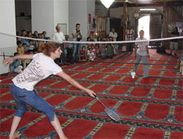 Camii'de çocuklar oynayabilir fakat...