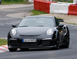 Porsche 911 GT2 kendini gösterdi