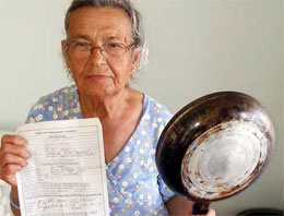 86 yaşındaki kadına tencere tava cezası
