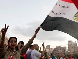 Mısır yeni anayasasında ilk madde sürprizi