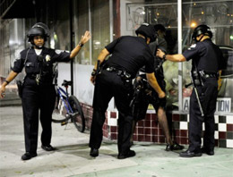 ABD'de polis göstericilere acımıyor