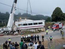 Tren patladı: 11 yaralı