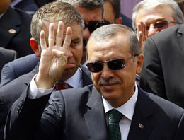 Erdoğan'dan cuma çıkışı Rabia işareti