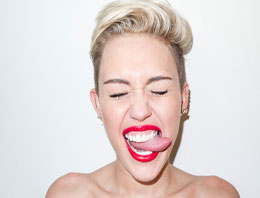 Miley Cyrus noeli yalnız kutlamadı