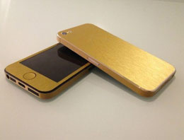 Altın renkli iPhone'a rakip geldi
