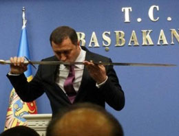 Erdoğan kılıcı bir kez gösterse yeter!
