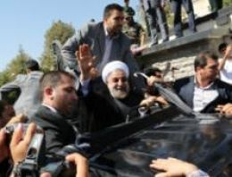 İran: Ruhani, ülkesine dönüşünde protesto edildi