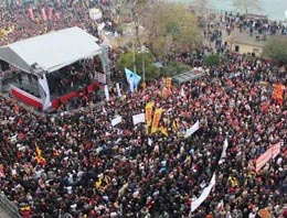 Binlerce Alevi Kadıköy'de