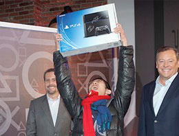 PlayStation 4 Türkiye satış fiyatı