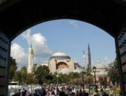 Times: Ayasofya'nın ibadete açılması talebi güçleniyor