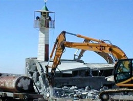 Bu ülkede İslam yasaklandı camiler yıkılıyor!